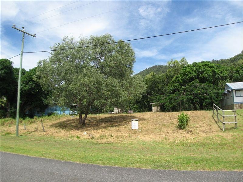 10 Sandpiper Street, East Trinity QLD 4871
