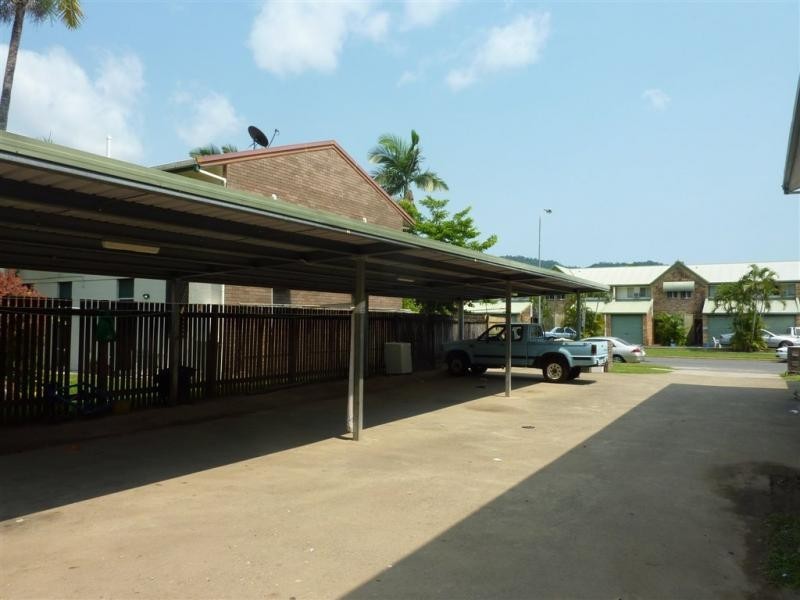 3/1 Pioneer Street, Manoora QLD 4870