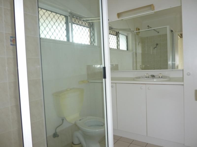 11/4 Chester Court, Manunda QLD 4870