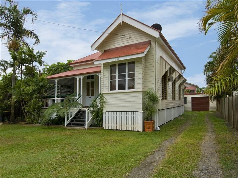 260 Aumuller Street, Westcourt QLD 4870