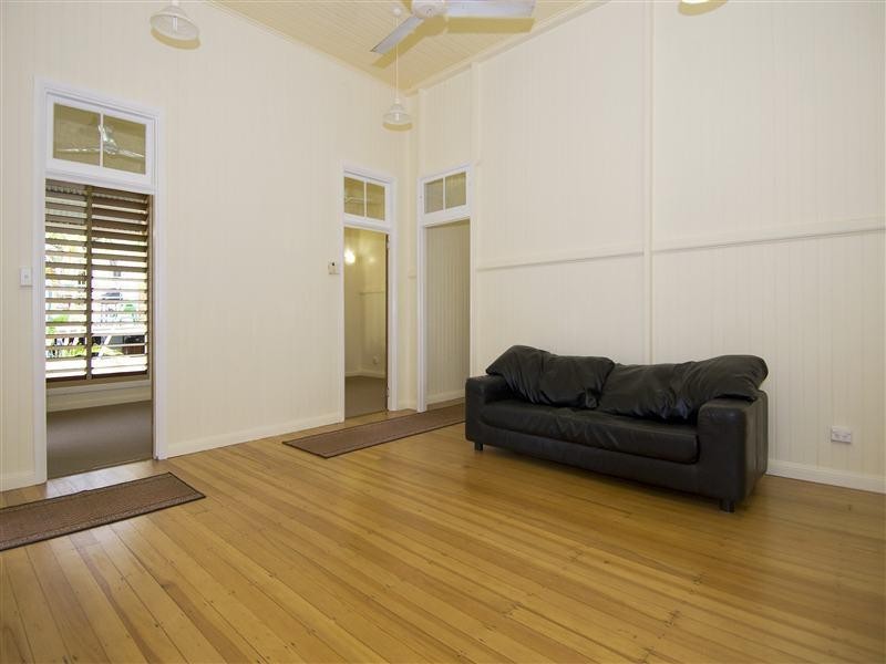 260 Aumuller Street, Westcourt QLD 4870