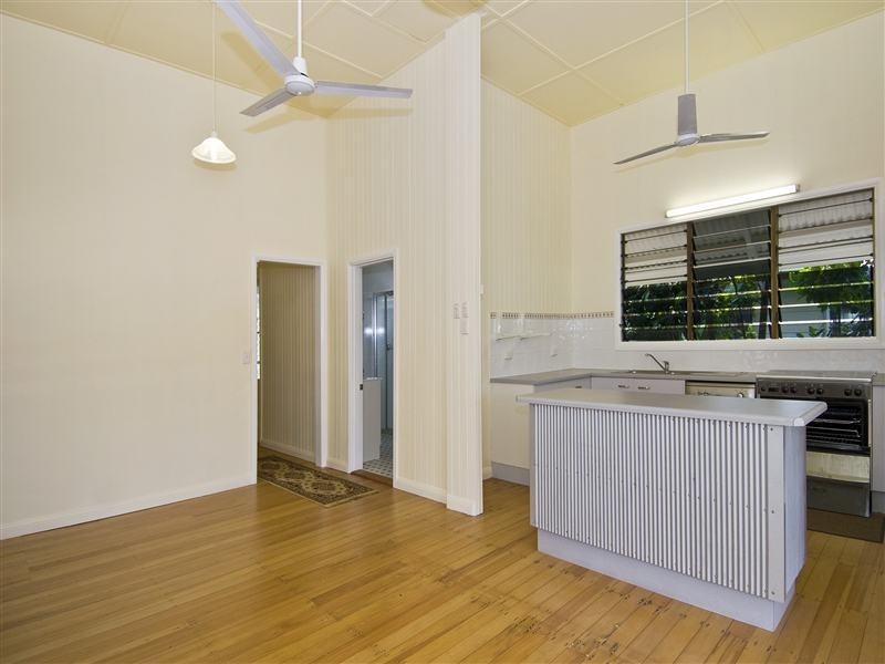 260 Aumuller Street, Westcourt QLD 4870