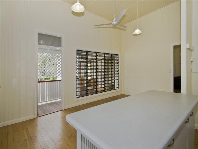 260 Aumuller Street, Westcourt QLD 4870