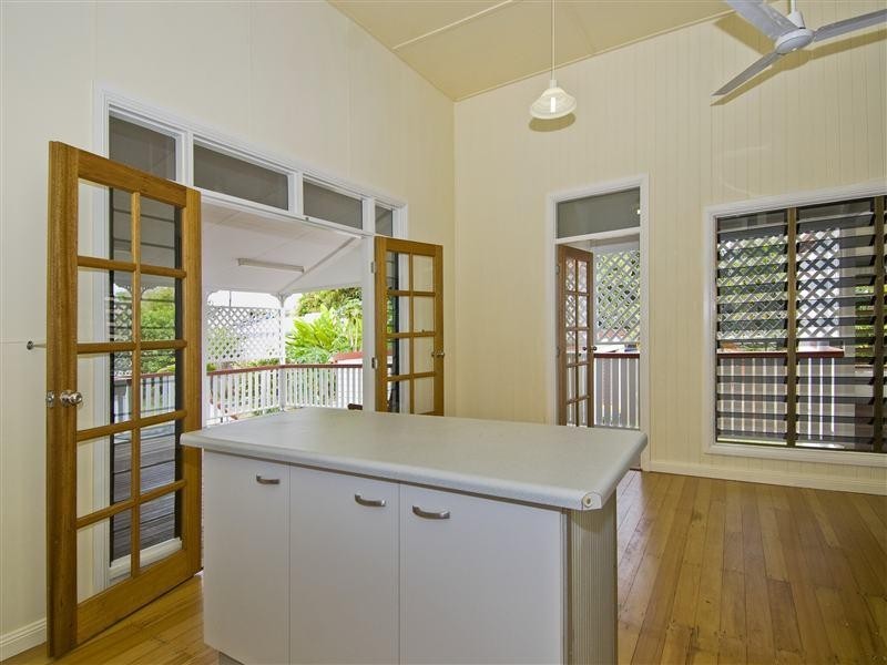 260 Aumuller Street, Westcourt QLD 4870