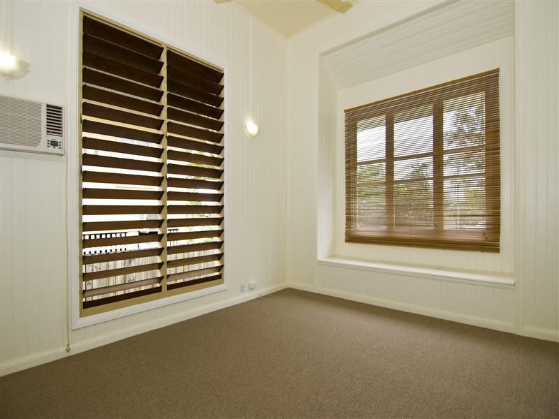 260 Aumuller Street, Westcourt QLD 4870