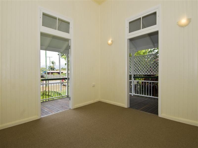 260 Aumuller Street, Westcourt QLD 4870