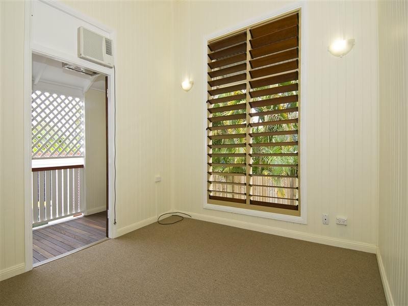 260 Aumuller Street, Westcourt QLD 4870