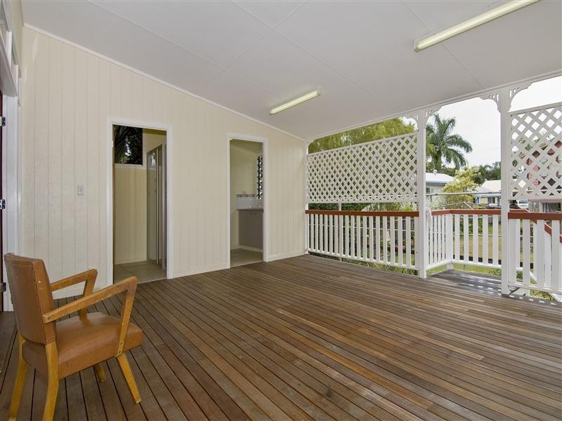 260 Aumuller Street, Westcourt QLD 4870