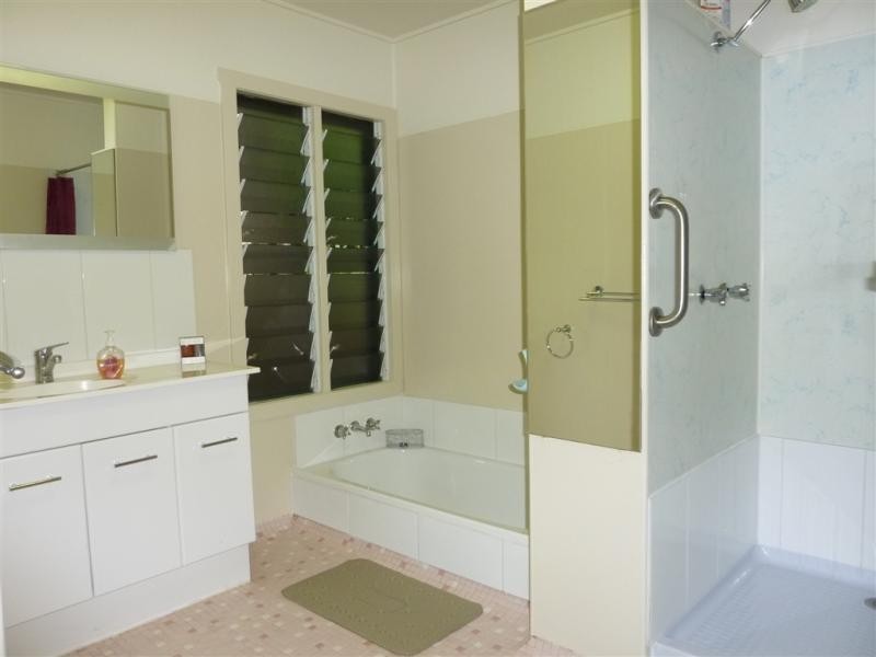 127 Petersen Street, Freshwater QLD 4870