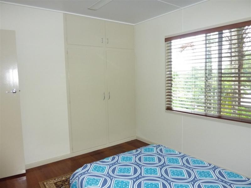 127 Petersen Street, Freshwater QLD 4870