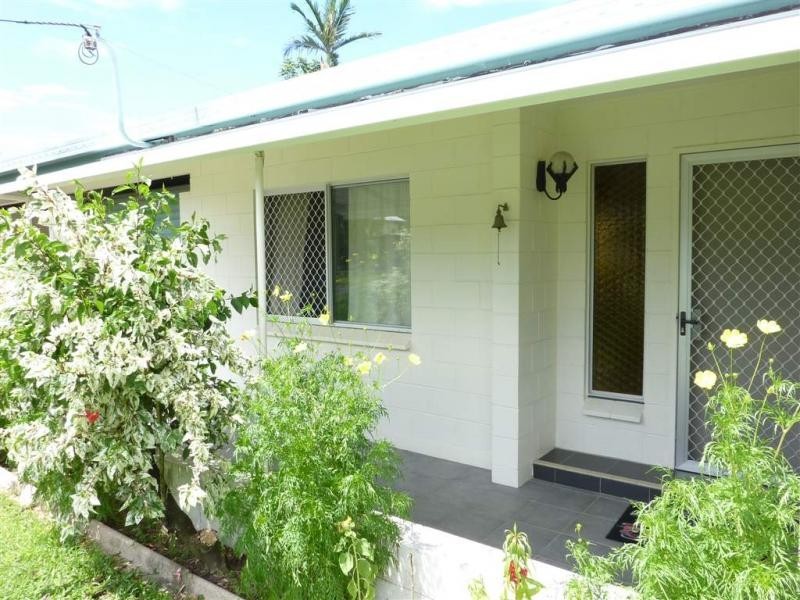 16 Chataway Street, Cairns QLD 4870