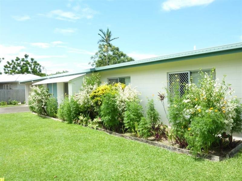 16 Chataway Street, Cairns QLD 4870