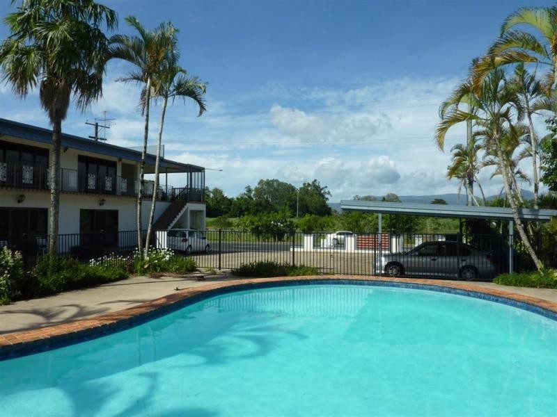 9/35-37 Bruce Highway, Edmonton QLD 4869