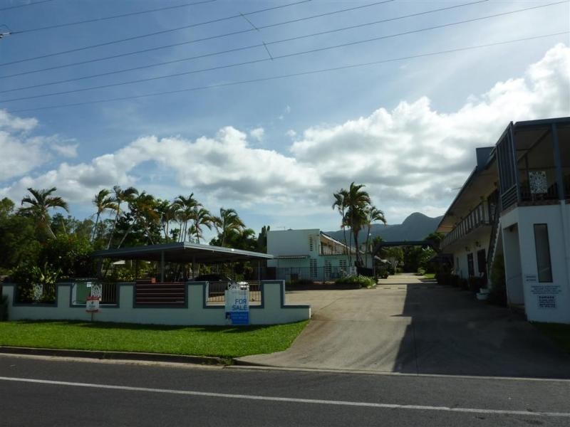 9/35-37 Bruce Highway, Edmonton QLD 4869