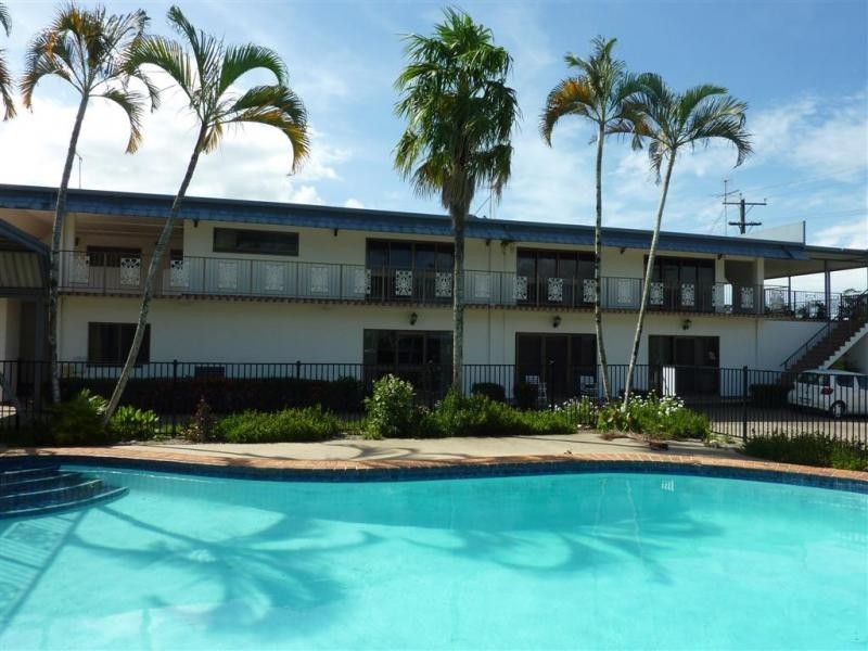 9/35-37 Bruce Highway, Edmonton QLD 4869