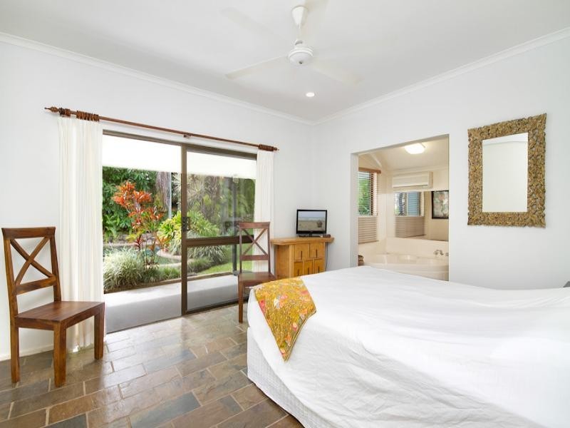 11 Madang Street, Trinity Beach QLD 4879