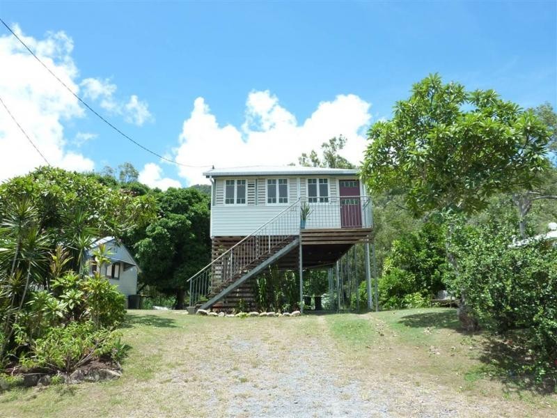 4 Sandpiper Street, East Trinity QLD 4871