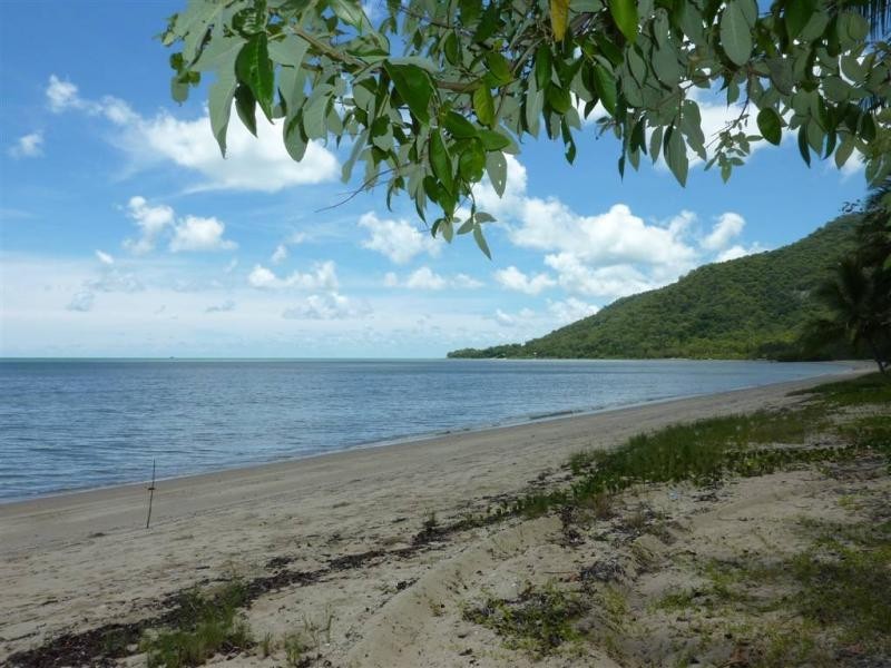 4 Sandpiper Street, East Trinity QLD 4871