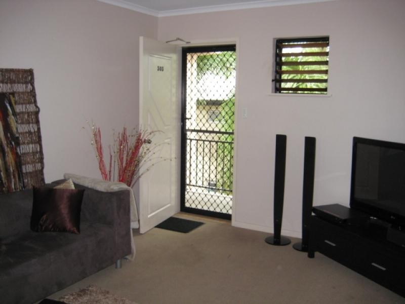 303/53 McCormack Street, Manunda QLD 4870