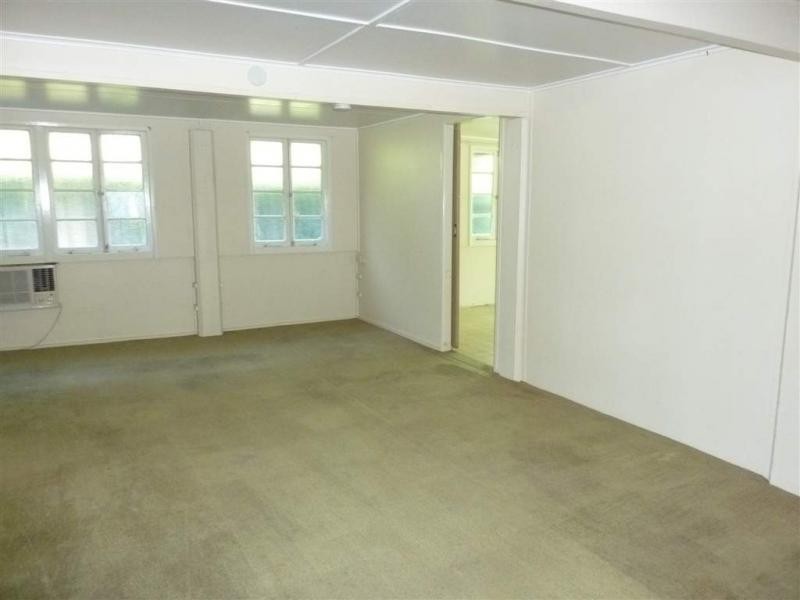 Lyons Street, Westcourt QLD 4870