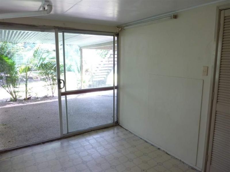 Lyons Street, Westcourt QLD 4870