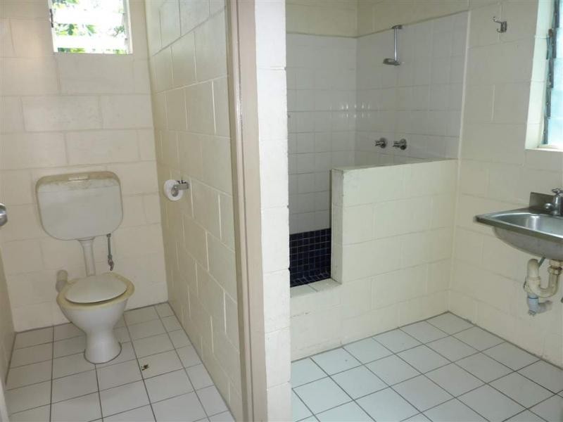 237 Lyons Street, Westcourt QLD 4870