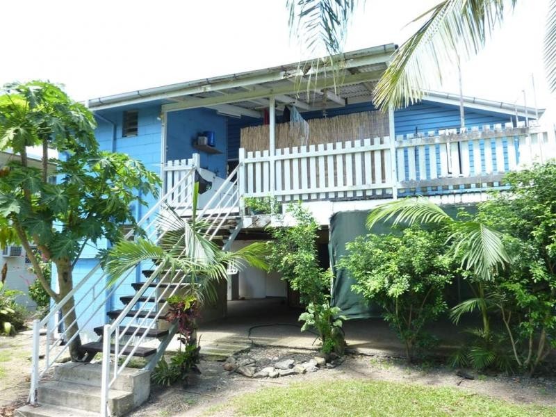 237 Lyons Street, Westcourt QLD 4870