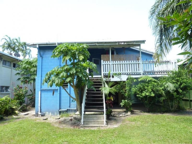 237 Lyons Street, Westcourt QLD 4870