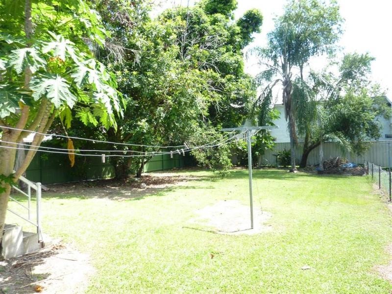 237 Lyons Street, Westcourt QLD 4870