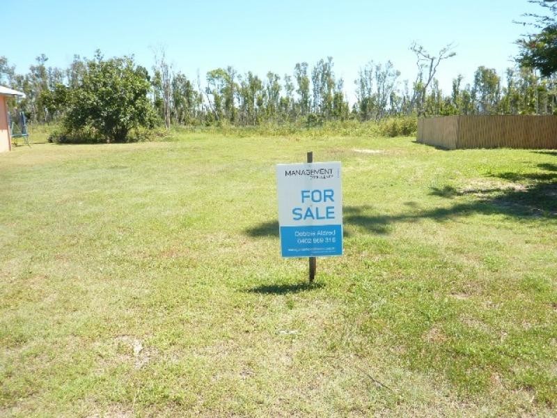 77 Taylor Street, Tully Heads QLD 4854