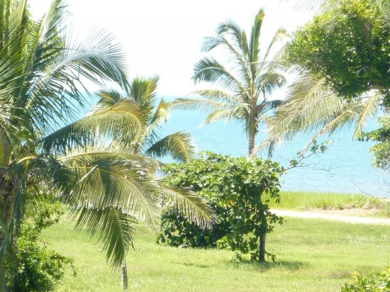 77 Taylor Street, Tully Heads QLD 4854