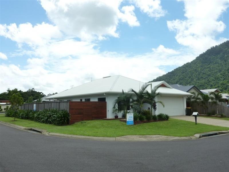 1 Daykin Close, Redlynch QLD 4870