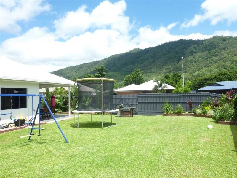 1 Daykin Close, Redlynch QLD 4870