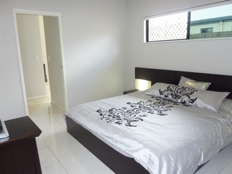 1 Daykin Close, Redlynch QLD 4870