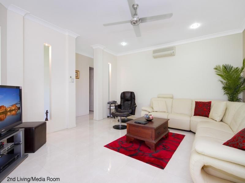 39 Chesterfield Close, Brinsmead QLD 4870