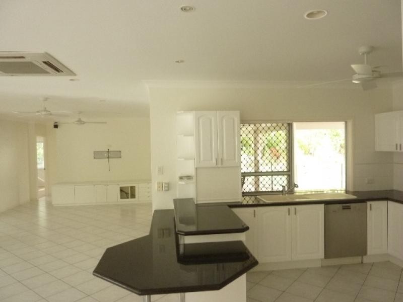 15 Stream Avenue, Kewarra Beach QLD 4879