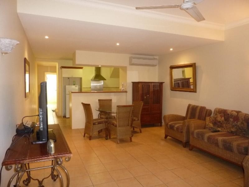 108/2 Greenslopes Street, Cairns North QLD 4870