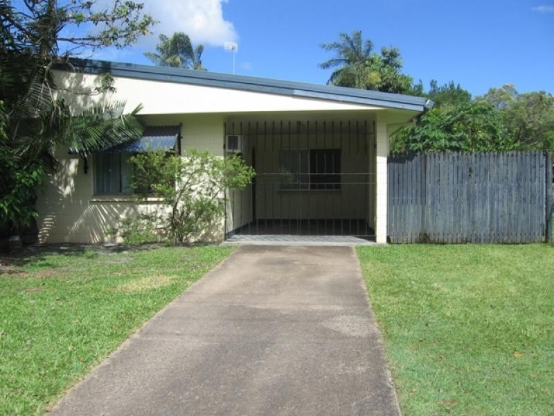 2/6 Milano Street, Woree QLD 4868