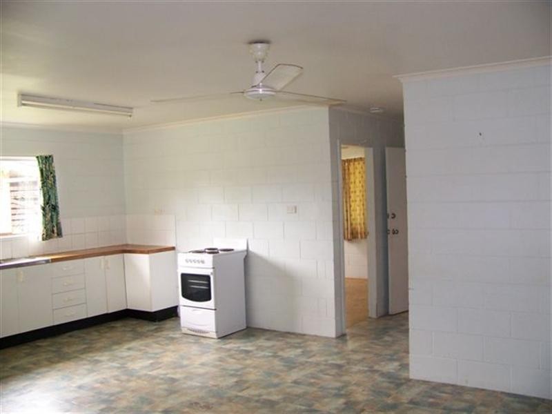 2/6 Milano Street, Woree QLD 4868