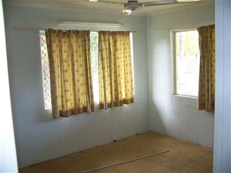 2/6 Milano Street, Woree QLD 4868