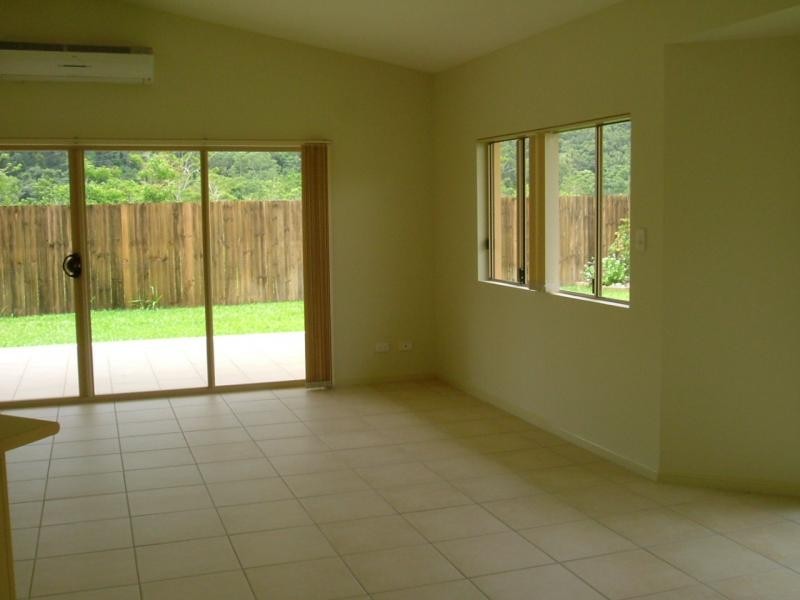 30 William Hickey Street, Redlynch QLD 4870