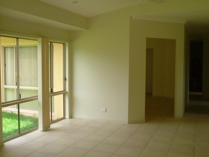 30 William Hickey Street, Redlynch QLD 4870