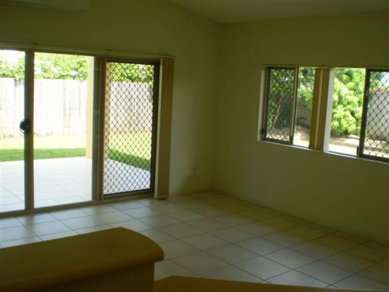 30 William Hickey Street, Redlynch QLD 4870