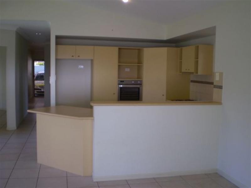 30 William Hickey Street, Redlynch QLD 4870