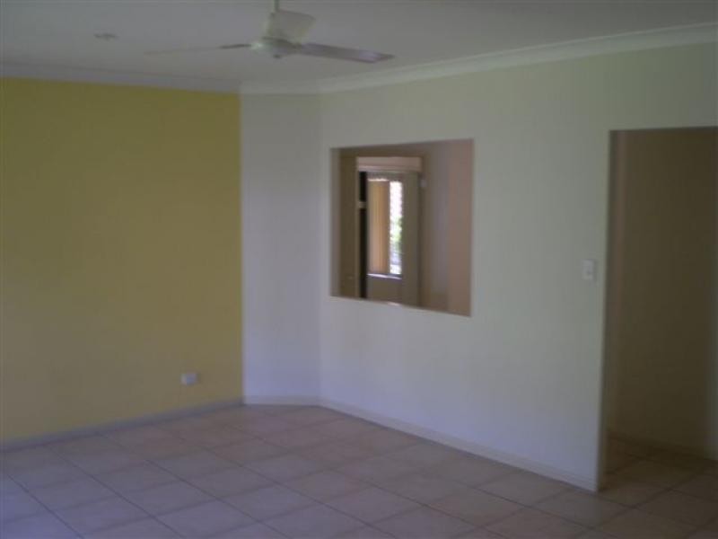 30 William Hickey Street, Redlynch QLD 4870