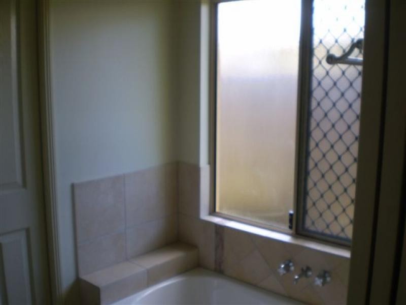 30 William Hickey Street, Redlynch QLD 4870