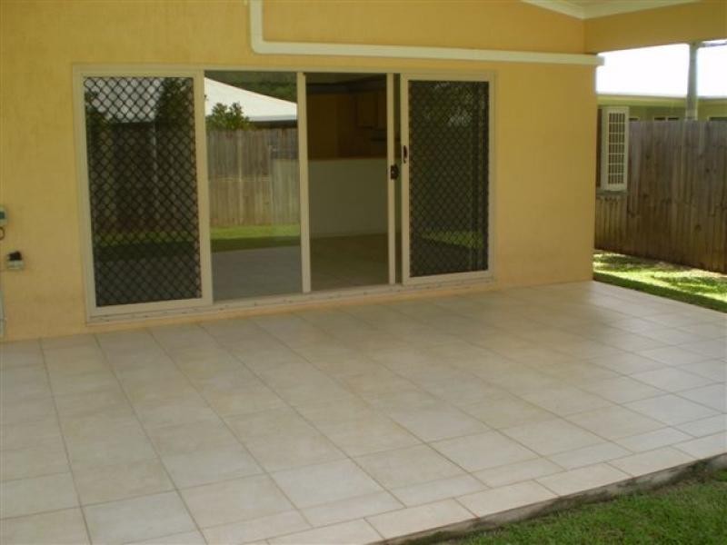 30 William Hickey Street, Redlynch QLD 4870