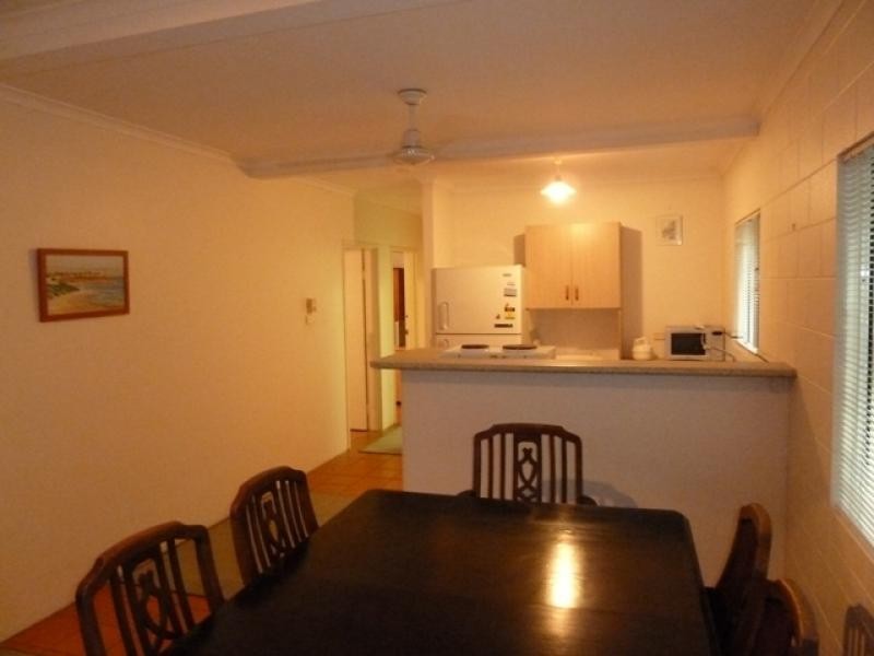 2/16 Cairns Street, Cairns North QLD 4870