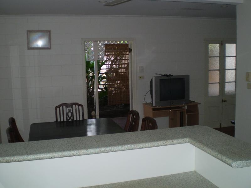 2/16 Cairns Street, Cairns North QLD 4870