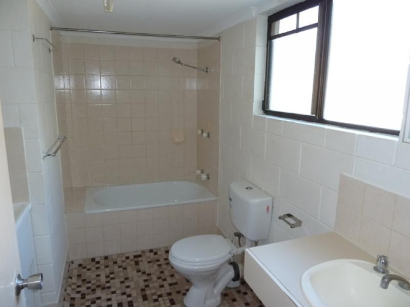 15/215 McLeod Street, Cairns North QLD 4870